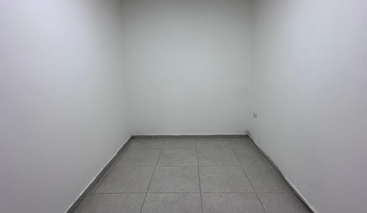 4082F5.jpg