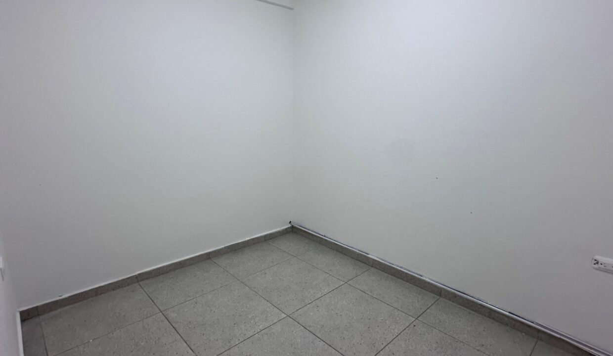 4082F7.jpg