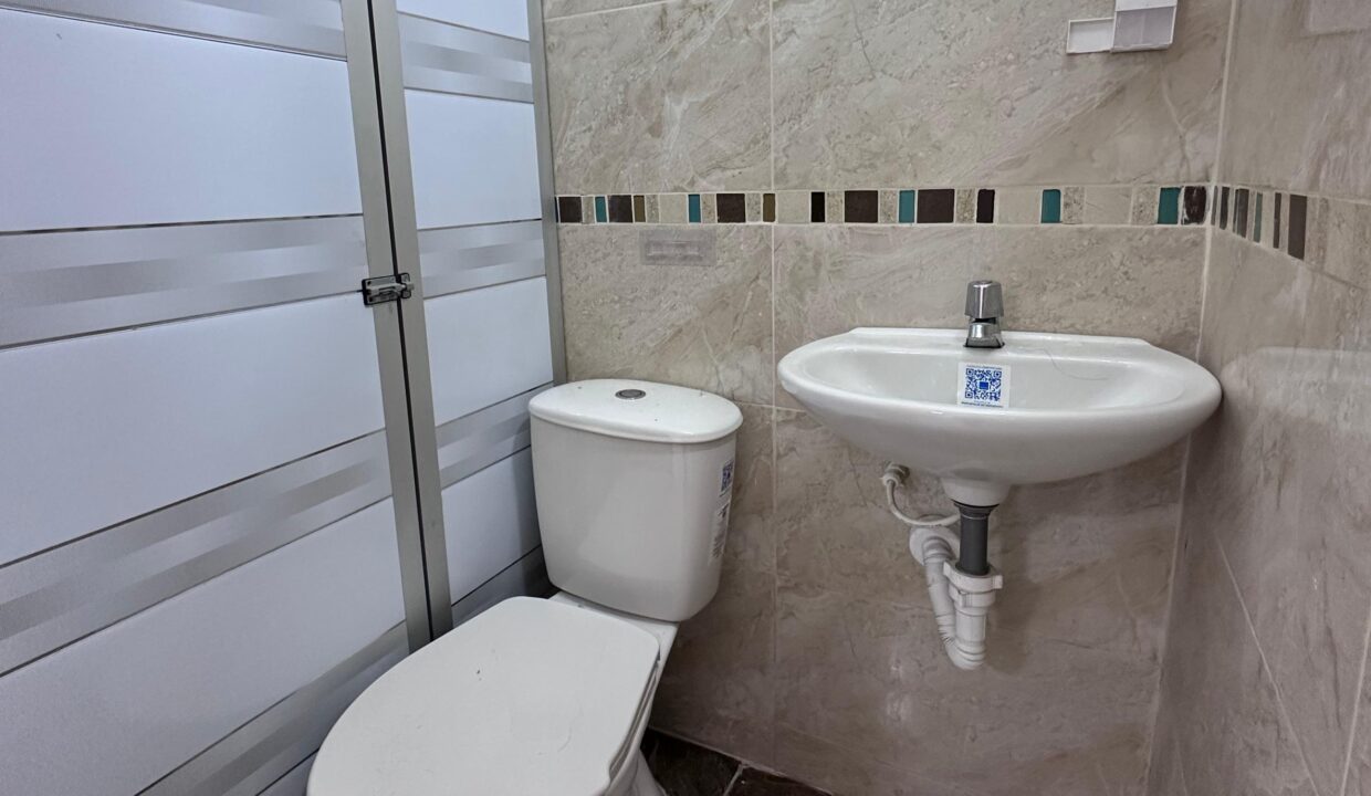 4082F8.jpg