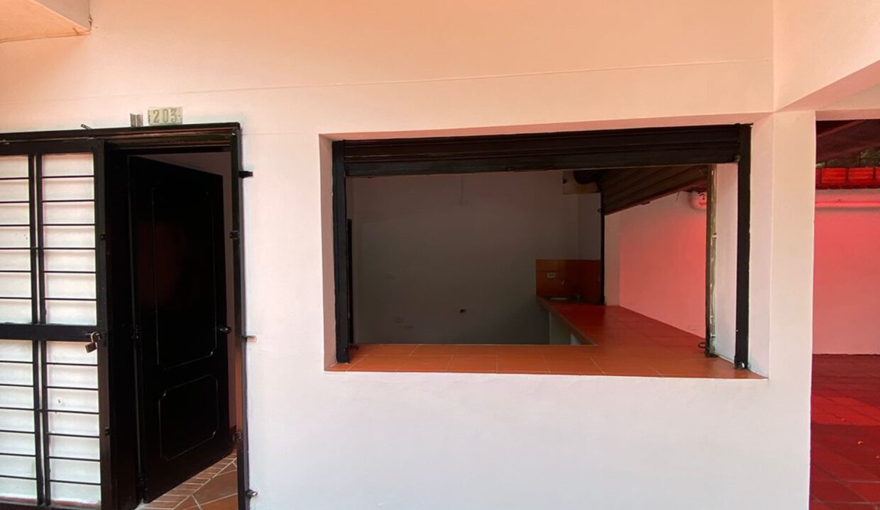 002084F2.jpg