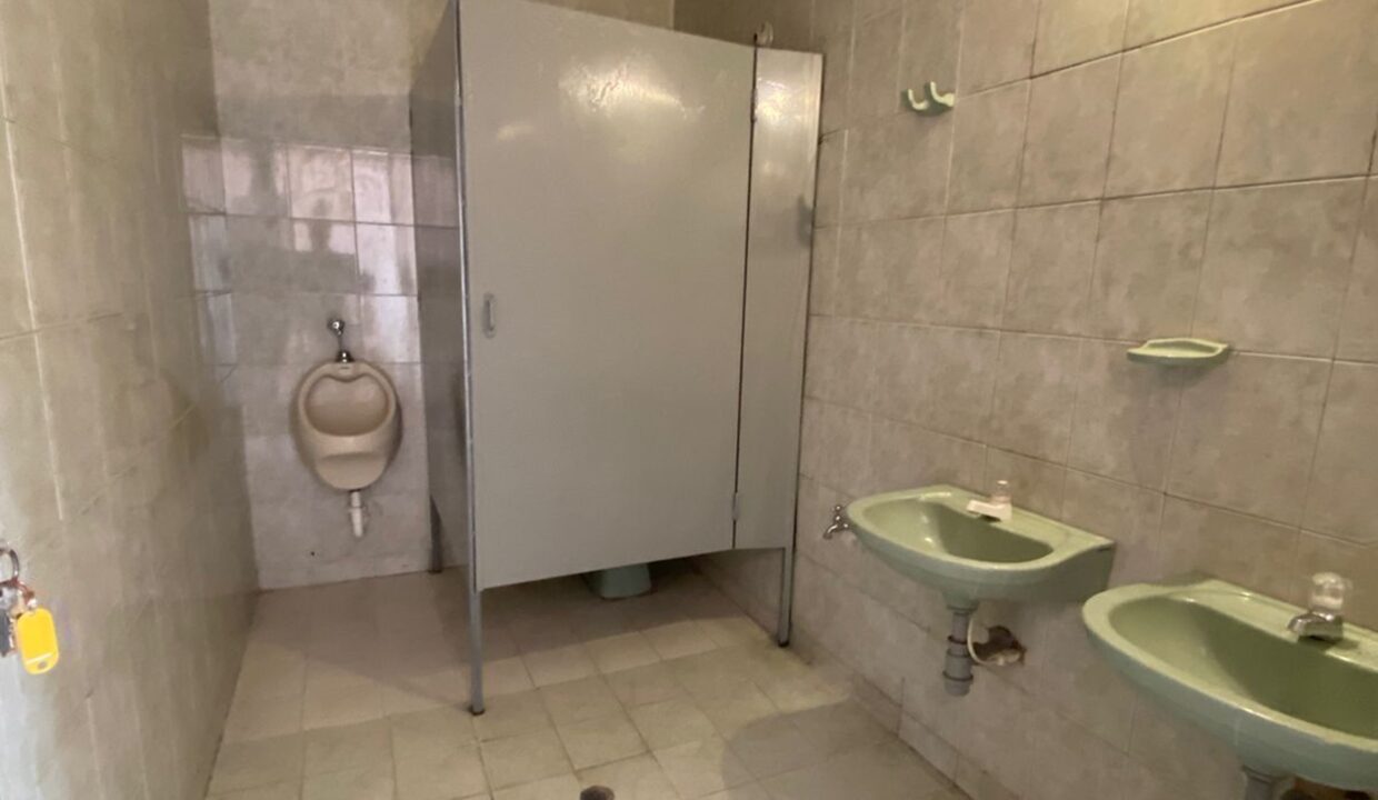 002084F6.jpg