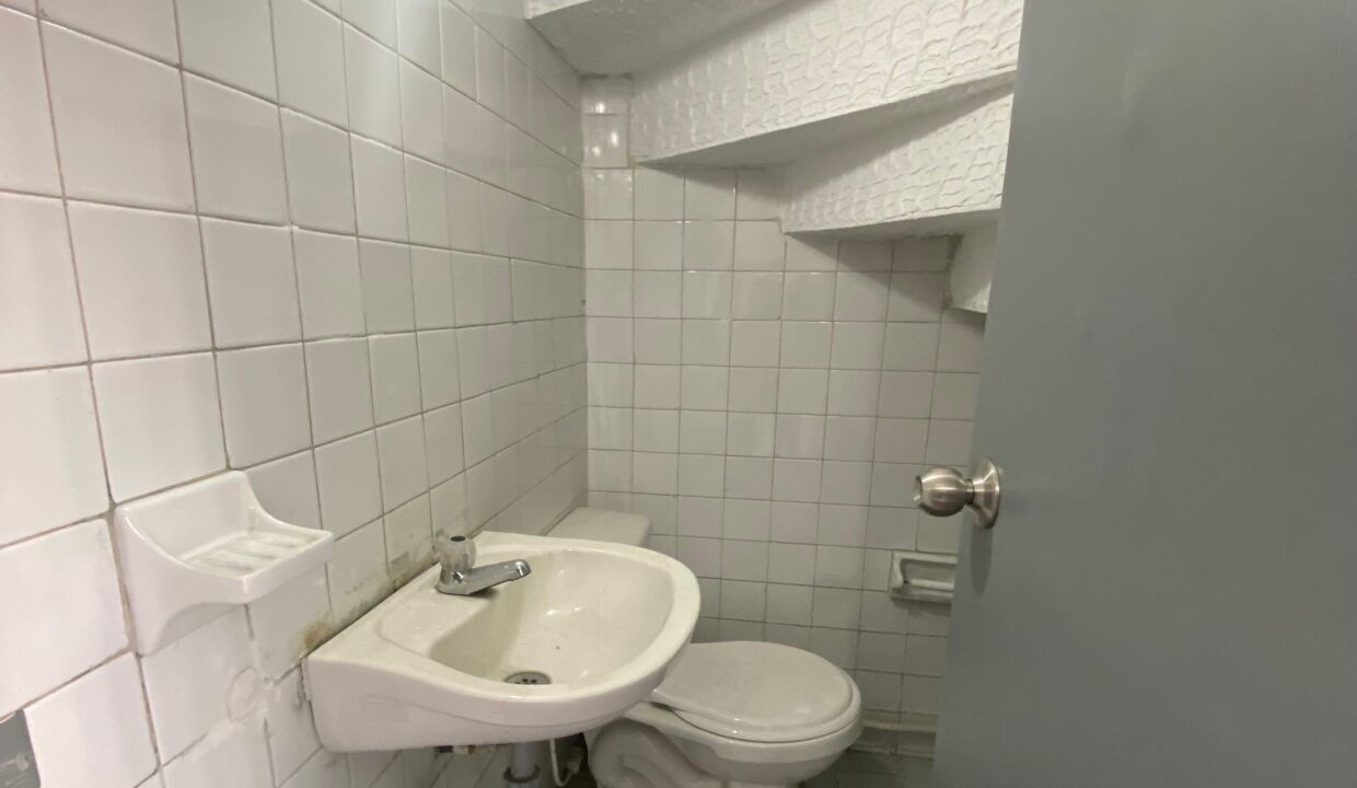 000233F6.jpg
