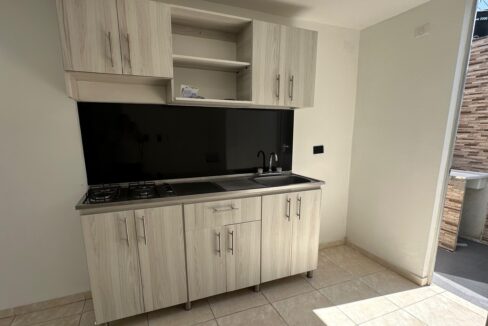 V4023F2.jpg