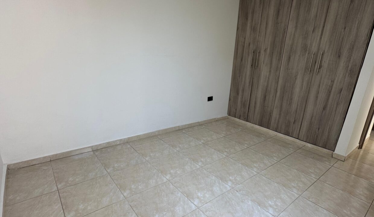 V4023F4.jpg