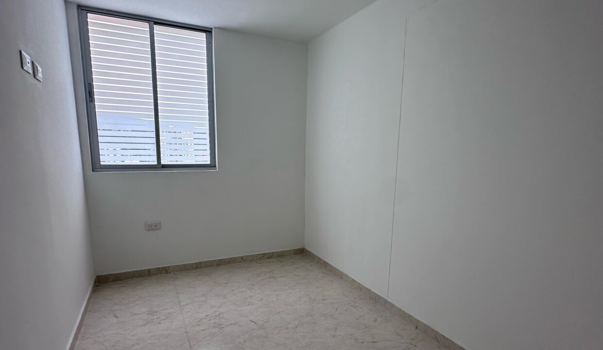4052F10.jpg