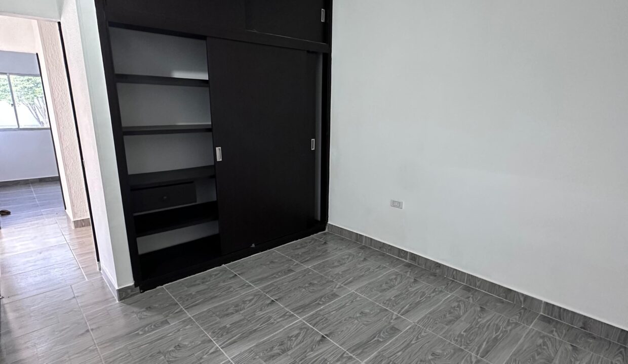 4064F10.jpg