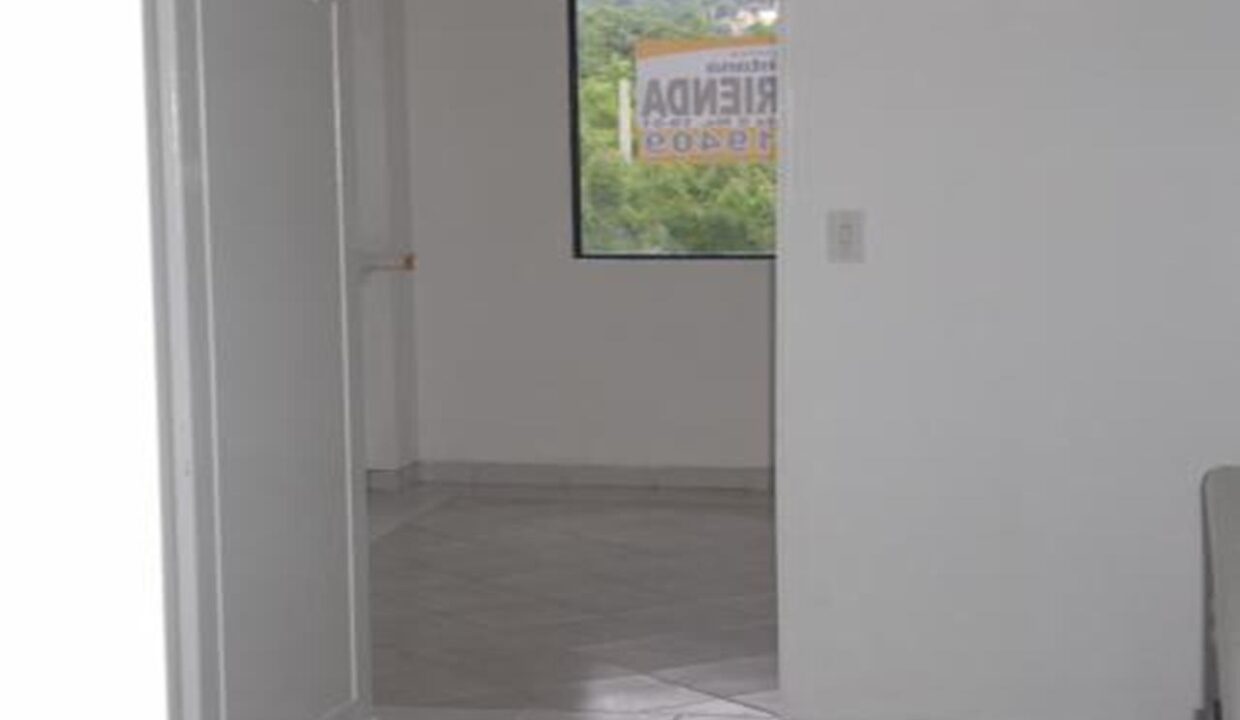 001063F3.jpg
