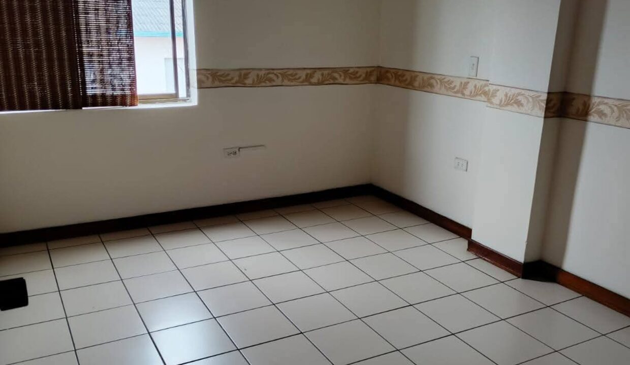 V001163F6.jpg