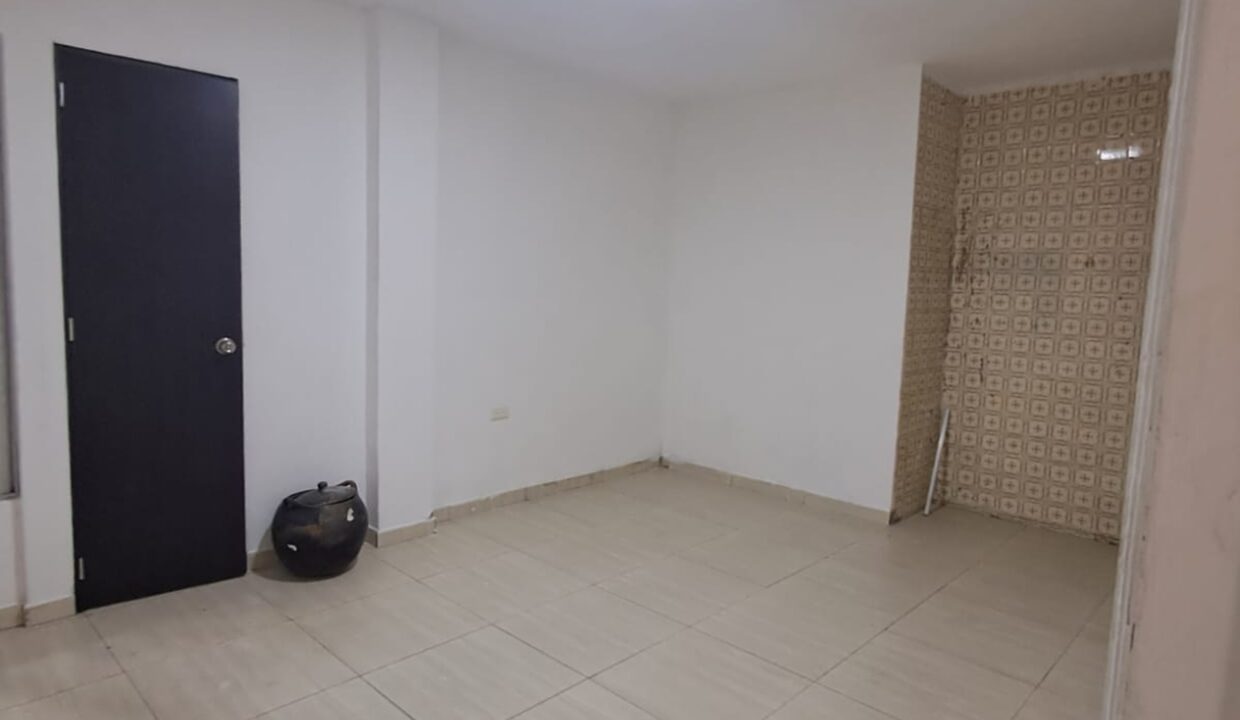 V4004F3.jpg