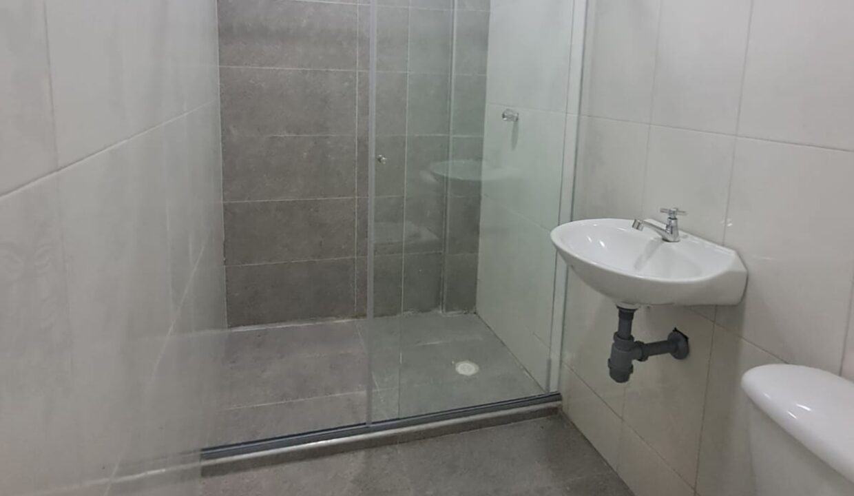 V4004F5.jpg