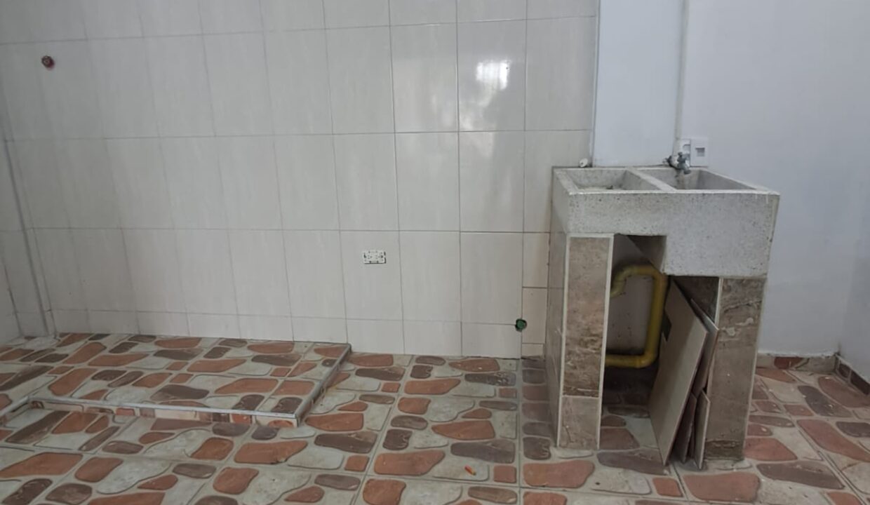 V4004F6.jpg