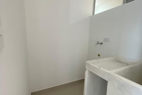 V4069F5.jpg