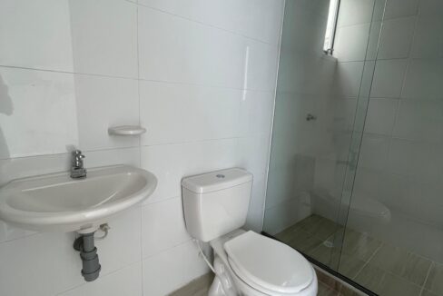V4069F7.jpg