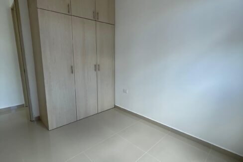 V4069F8.jpg