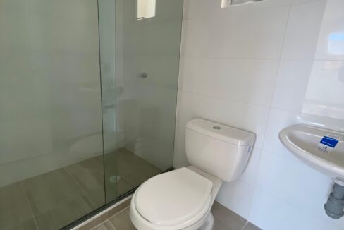 V4069F9.jpg