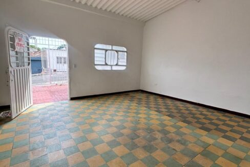 V4165F2.jpg
