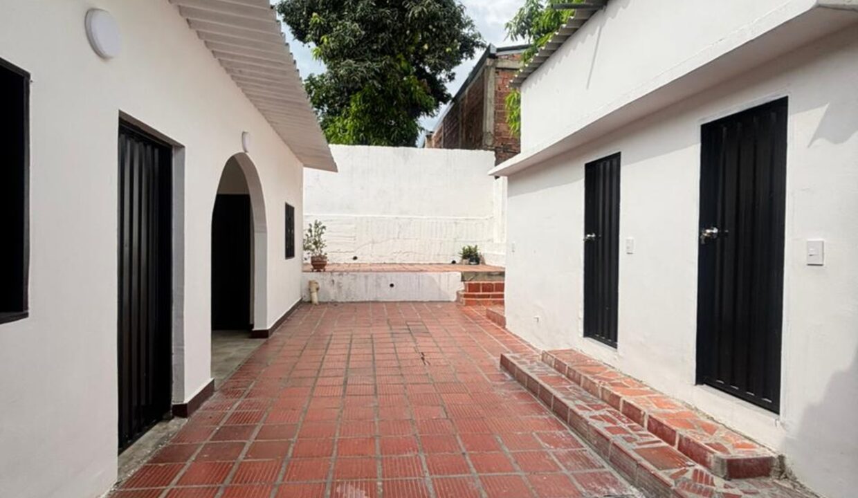 V4165F6.jpg