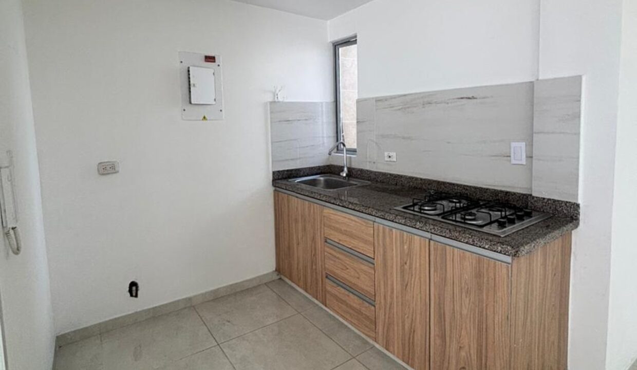 V4168F2.jpg