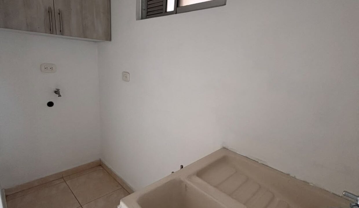 V4191F4.jpg